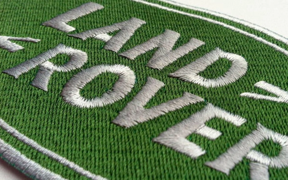 bordado del logo de empresa en parches bordados personalizados